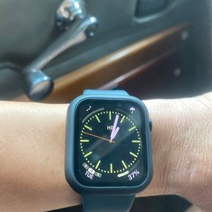 44 mm Apple Watch brand new